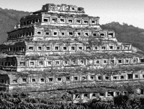 «Храм с нишами» в Тахине (Мексика)