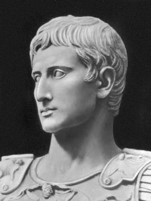 Август, император