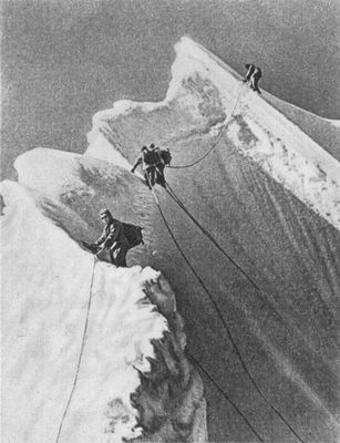 Альпинизм. Подъём по ледовому гребню