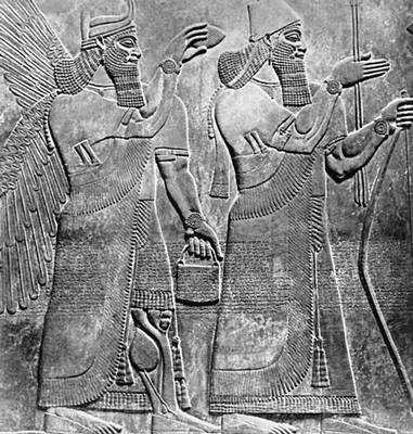 Ассирийский рельеф «Царь и бог»
