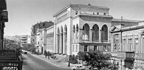 Баку. Республиканская публичная библиотека