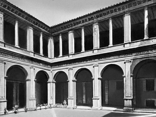 Браманте Двор церкви Санта-Мария долла Паче в Риме