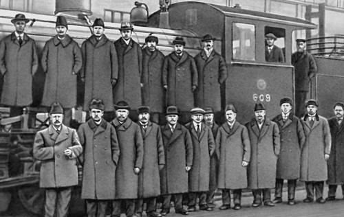 Бригада поезда, доставившего хлеб в 1918 из Советской России в Финляндию