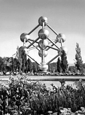 Брюссель. «Атомиум» на территории Всемирной выставки