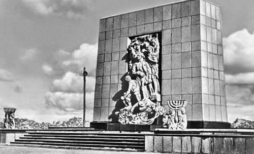 Варшавское восстание. Памятник героям гетто