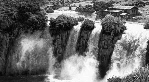 Водопад (Малагасийская Республика)