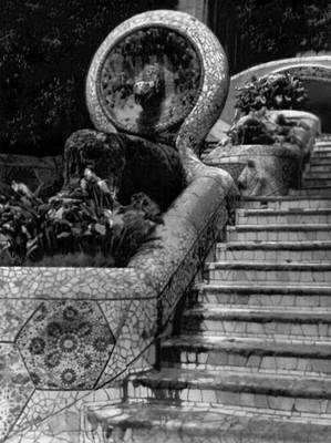 Гауди А. Лестница в парке Гуэль (Барселона)
