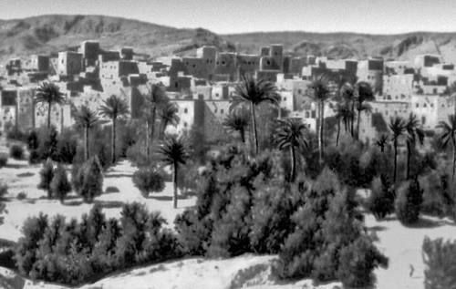 Деревня близ Тинегира (Марокко)