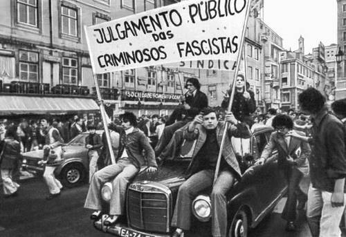 Демонстрация молодежи. 1974  (Лисабон)