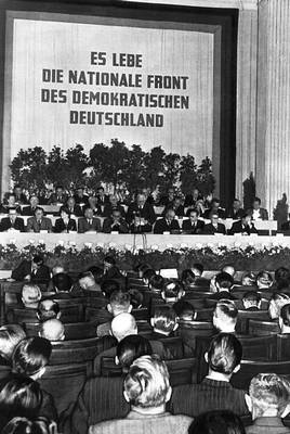 Заседание временной Народной палаты (ГДР)