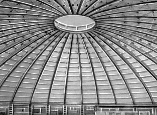 Крытый стадион с куполом из клеёных рёбер (Англия)