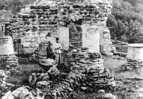 Лекит (село в Азербайджане). Руины храма