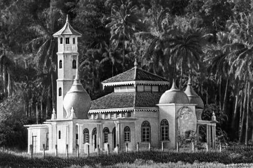 Мечеть в Лумуте (Малайзия)