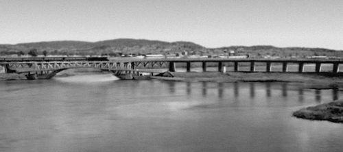 Мост через р. Виктория-Нил