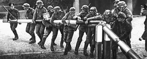 Немецко-фашистские оккупанты на границе Польши. 1939