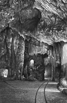 Пещера в Динарском Карсте (Югославия)