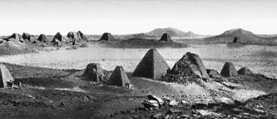 Пирамиды некрополя (Мероэ, Судан)