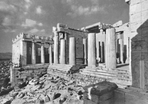 Пропилеи на афинском Акрополе