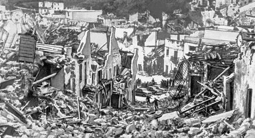 Разрушения при землетрясении на о. Сицилия
