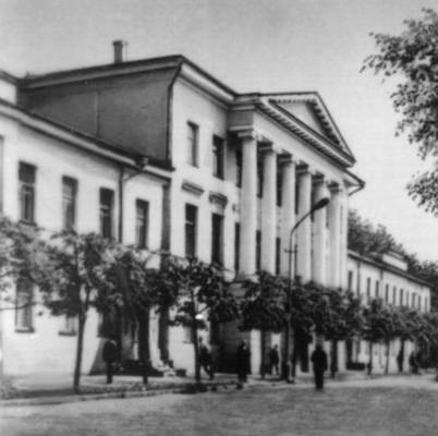 Смоленск. Здание бывшего дворянского собрания