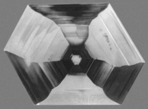 Строение кристалла алюмокалиевых квасцов