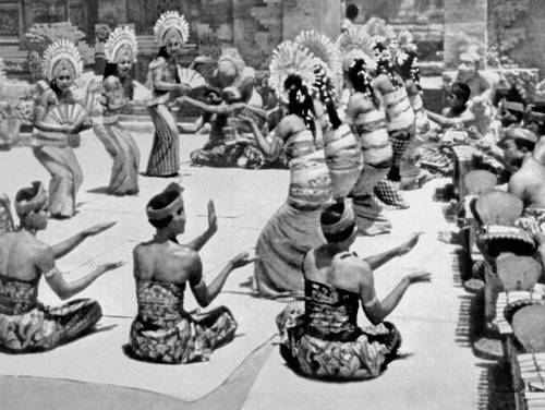 Танцовщики-балийцы (Индонезия)