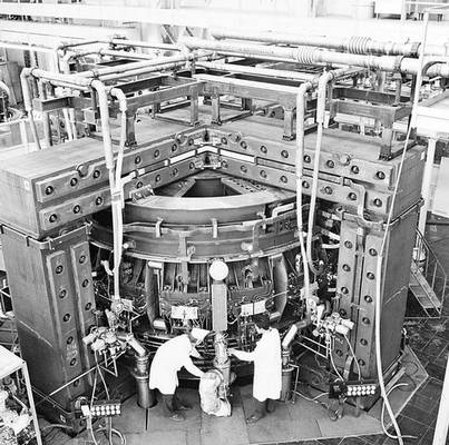 Термоядерная установка «Токамак-10»