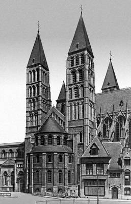 Трансепт и башни собора Нотр-Дам в Турне (Бельгия)