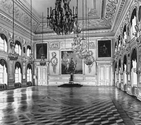 Тронный зал Большого дворца (Петродворец)