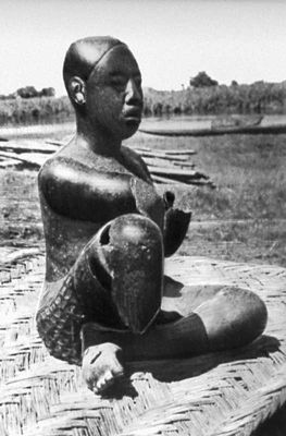 Фигура сидящего человека (Нигерия)