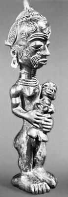 Фигура матери с ребёнком. Народ бена-лулуа (Заир)