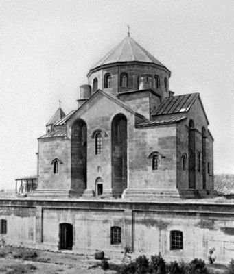 Церковь Рипсиме в Эчмиадзине (Армения)