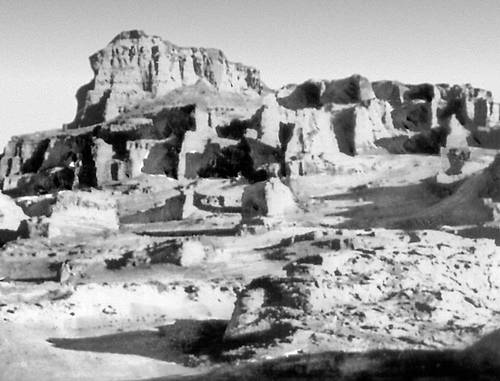 Эоловые формы рельефа (пустыня Деште-Лут, Иран)